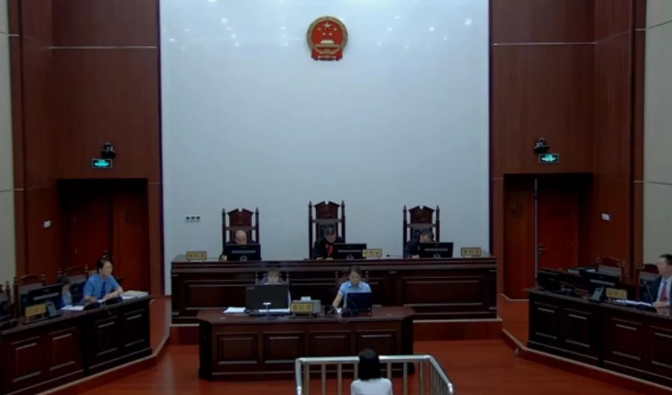 行通大案丨庭审直播近千万次，她为什么无罪？